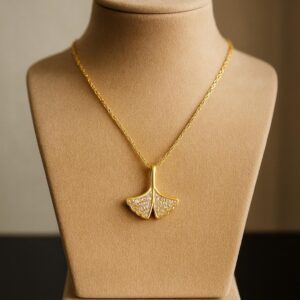 valorishine signature – ginkgo leaf taşlı Çelik kolye